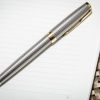 Plnicí pero Parker Sonnet Deluxe Silver Chiselled GT 1502/51314 - hrot F (slabý) - Image 3